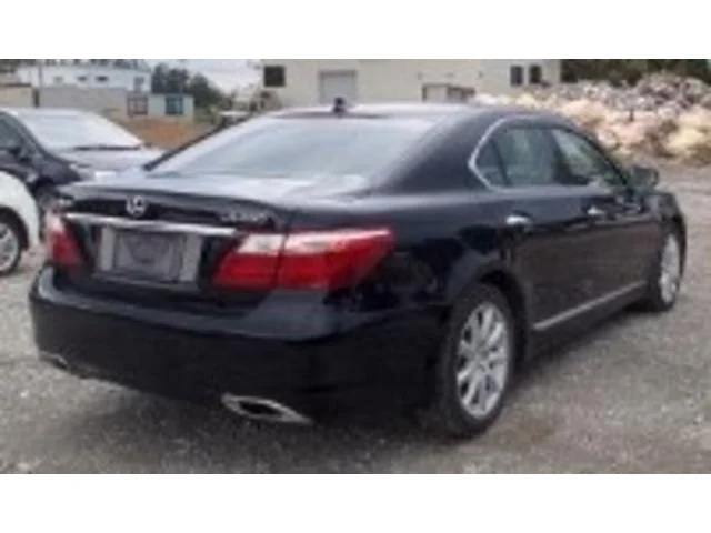 LS LS460 外観リア