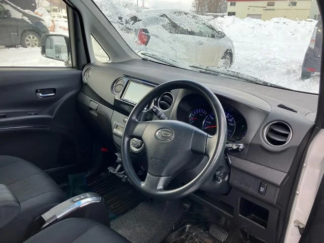 タントエグゼ カスタムG 4WD 内装